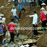 Presiden Meninjau Pelaksanaan Padat Karya Tunai Di Dharmasraya