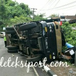Rem Blong Truk Pengangkut Material Bangunan Tabrak Pembatas Jembatan