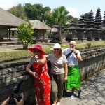 Peserta Delegasi IMF-WB Nikmati Selfi di Pura Taman Ayun