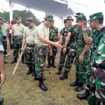 Kodam IX/Udayana Bersinergi Dengan Pemda Bersihkan Pantai