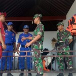 Tingkatkan Kewaspadaan Jelang Akhir Tahun, Dandim Tabanan Cek Alat SAR Di Tanah Lot