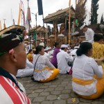Keluarga Besar Umat Hindu Korem 163 Wira Satya, Sembahyang Ke Pura Batur dan Besakih