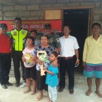 Kasdim Buleleng Serahkan Kunci Rumah Kepada Nenek Ringin