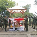 Kasdam IX/Udayana Pimpin Upacara Perabuan Secara Militer Almarhum I Nyoman Suwandha, SH.