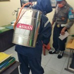 Polsek Kawasan Pelabuhan Gilimanuk Melaksanakan Penyemprotan Disinfektan.