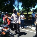 Waka Polres Gianyar Bagikan Masker Kepada Masyarakat, Peduli Covid 19,