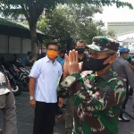 TNI-Polri Bersama Kecamatan Denbar Bagikan 1000 Bungkus Nasi, Bhakti Sosial Dan Peduli Kasih.