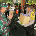 Kodam IX/Udayana dan Polda Bali Distribusikan 1.110 Paket Sembako Peduli Covid-19.