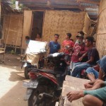 Kapten Inf Ketut Suprapta Beserta Babinsanya di Tegallalang Ajak Warga Pendatang Perangi Covid 19