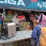 Cegah Covid-19, Satbinmas Polres Badung Grebek Pasar, Himbau Warga Pakai Masker.