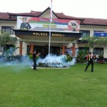 Polres Bangli Lakukan Fogging Dilingkungan Kantor dan Asrama, Cegah Demam Berdarah.