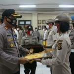 Anggota Berprestasi Dikasik Reaward Oleh Kapolres Gianyar