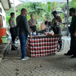 Anggota Polisi Jaga Kantor KPU dan Bawaslu