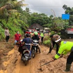 Kapolres Bangli Pimpin Penanganan Kebencanaan Tanah Longsor dan Banjir di Bangli