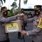 Kapolres Badung Kembali Bagikan Rarusan Paket Sembako
