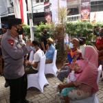 Kapolri Minta Jajaran Terus Bantu Warga dan Gelorakan ‘Ayo Pakai Masker dan Segera Vaksin’