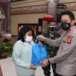 Kapolda Bali Hibur Puluhan Anak,  Psikologis Terhadap Anak Terdampak Covid-19.
