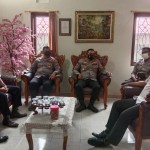 Kapolsek Abiansemal Melaksanakan Koordinasi Bersama Perbekel Desa Mambal Terkait Peringatan Nataru .