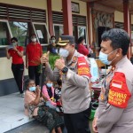 Tingkatkan Kemampuan Kompol Darsana Ikuti Latihan Menembak