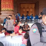 Kapolsek Petang Antar Jemput Warga Ke Gebyar Vaksinasi Presisi