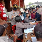 Seluruh Bhabinkamtibmas Antar Warga Binaannya Mendapatkan Vaksin Booster