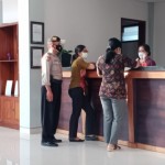 Belasan Personil Polres Badung Berikan Rasa Aman Pada Obyek Vital