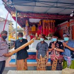 Bhabinkamtibmas Desa Sibanggede Sambangi Rumah Duka Warga Binaannya