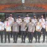 Kapolda Bali Beri Penghargaan Kepada Personel yang Berprestasi