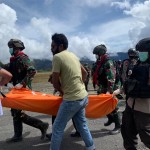 Ops Damai Cartenz Berhasil Evakuasi 8 Korban Penembakan KKB