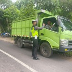 Personil Unit Lantas Polsek Nusa Penida Memberikan Imbauan Taat Berlalulintas