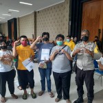 Kapolsek Abiansemal bersama anggota antar warga  Ikuti Gebyar Vaksinasi Presisi