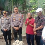 Kapolsek Kuta Utara Dampingi Kapolres Badung Kunjungi Warga Disabilitas Dan Kurang Mampu