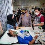 Kapolri Jenguk Pasien Kerusuhan di Stadion Kanjuruhan