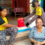 Berbagi, Bhabinkamtibmas Kelurahan Sading Sambangi Warga Penyandang Disabilitas
