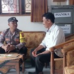 Sambangi Sekolah, Babhinkamtibmas Polsek Abiansemal Ajak Guru Jaga Keamanan.