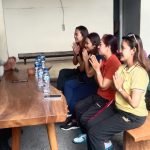 Berbaur Dengan Warga Waka Polsek Kuta Utara Terima Masukan WNA Berulah Saat Berkendara.