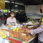 Minimalisir Kejahatan Bhabinkamtibmas Kerobokan Kelod Sambangi  Pasar Ulun Tanjung.
