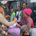Tukang Parkir dan Pedagang Dapat Sembako Gratis Dari Kapolres Badung