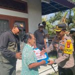 Kapolres AKBP Teguh Priyo Wasono Berbagi Sembako di Padang Tawang