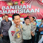 Polda Bali Melaksanakan Kegiatan Operasi Pasar dan Pembagian Sembako di Pasar Badung