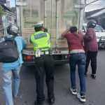 Truck Mogok Ini Yang Dilakukan Personil Lalu Lintas