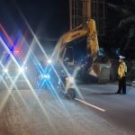 Jalan Raya Beringkit Macet, Ini Yang Dilakukan Personil Lantas