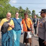 Satgas 1 Preemtif Nusa Agung 2023 Melakukan Pembinaan di Taman Ayun