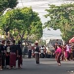Bhabinkamtibmas Amankan Giat Pengabenan Di Desa Darmasaba