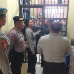 Wakapolres Kompol Putu Diah Kurniawandari Cek Ruang Tahanan.