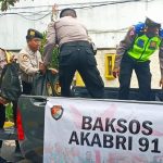 Polsek Kuta Salurkan Bantuan Paket Sembako AKABRI ’91 Bagi Warga Yang Berhak