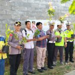 Polsek Benoa Serahkan 200 Bibit Pohon Dan Bibit Tanaman Hias Ke Pelindo III Benoa.