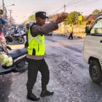 Personil Polsek Abiansemal Digelar Di Tempat Rawan Kemacetan Guna Lancarkan Aktifitas Masyarakat