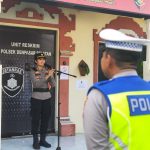 Apel Pagi Jam Pimpinan, Kapolsek Densel Ingatkan Personil Jaga Netralitas Dalam Masa Pemilu