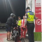 Unit Patroli Sat Samapta Lakukan Patroli Sambangi SPBU Lukluk